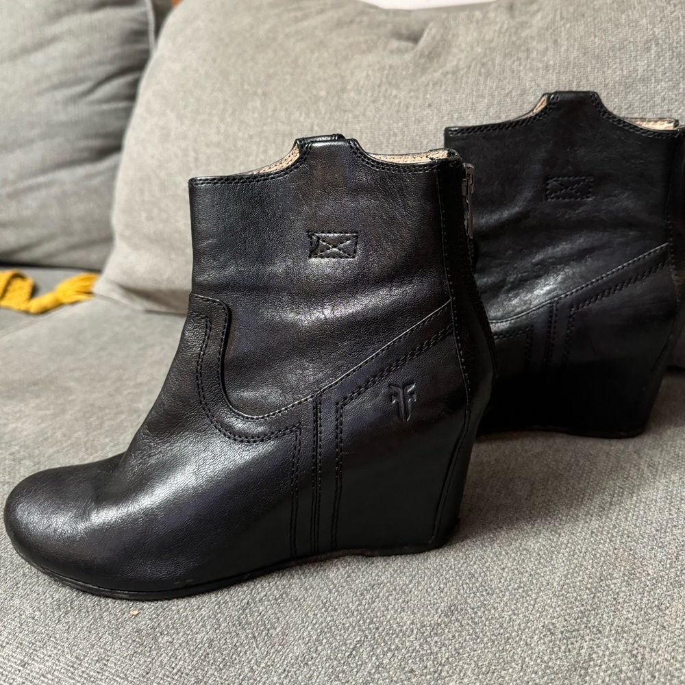 Frye Carson Black Leather Wedge Boots